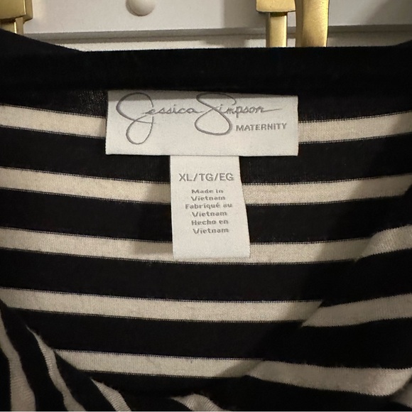 Jessica Simpson- Maternity Dress - Picture 2 of 4